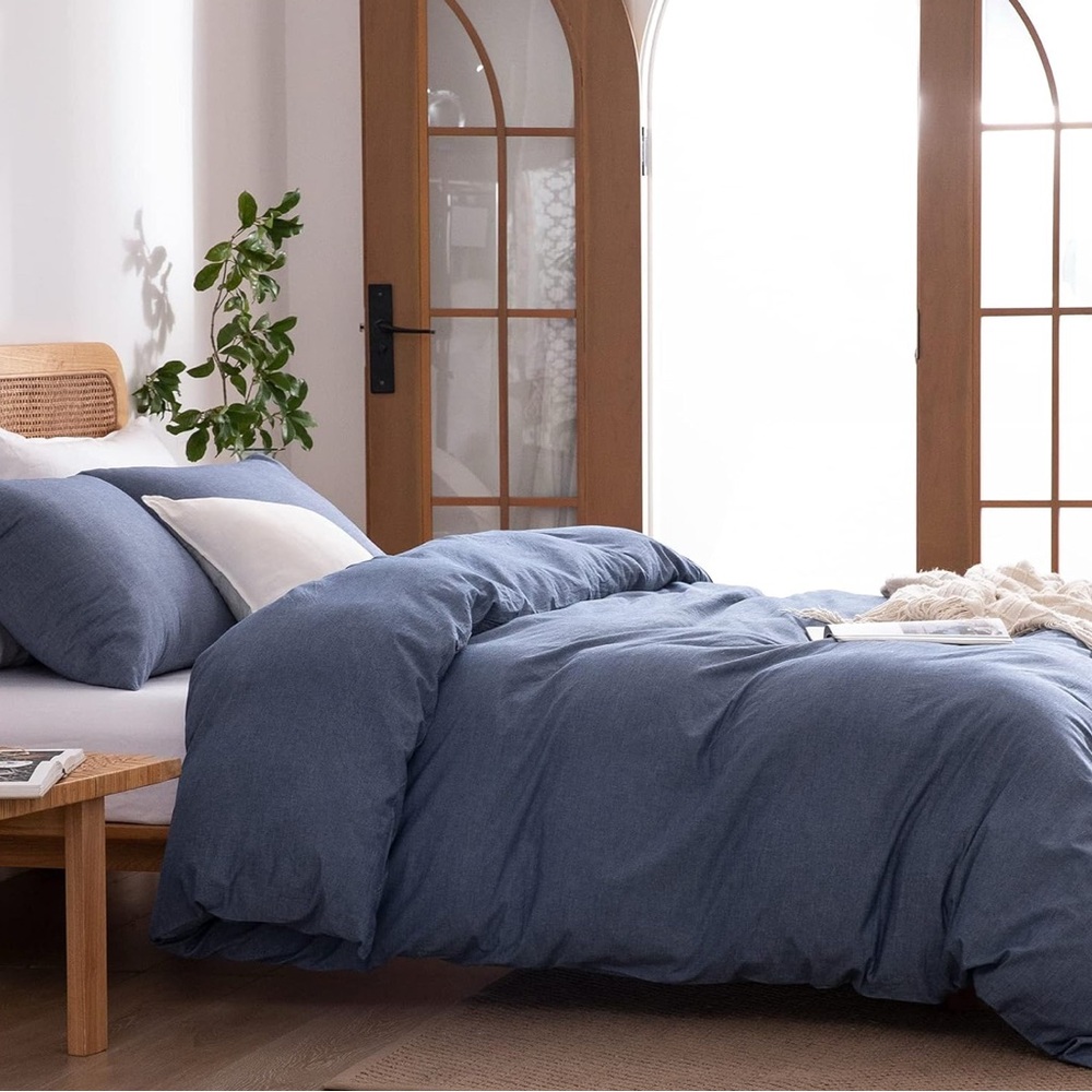 Luxurious Blue Bedding Set